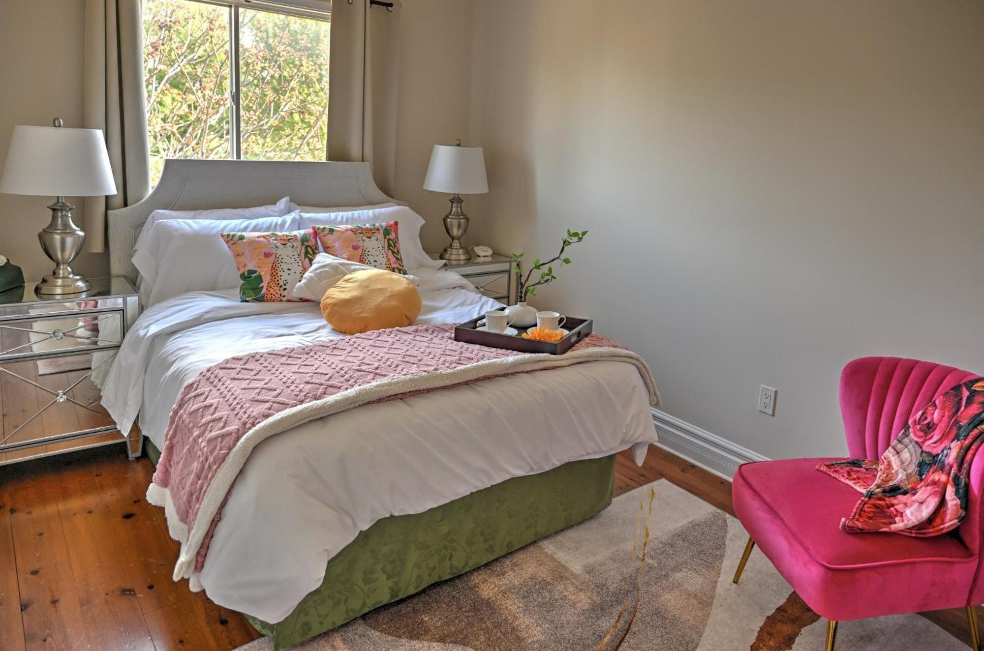 Welcome Home! Acores Bed & Breakfast 토론토 객실 사진
