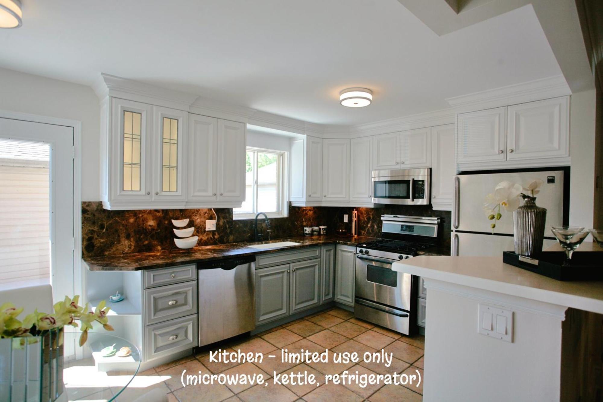Welcome Home! Acores Bed & Breakfast 토론토 외부 사진